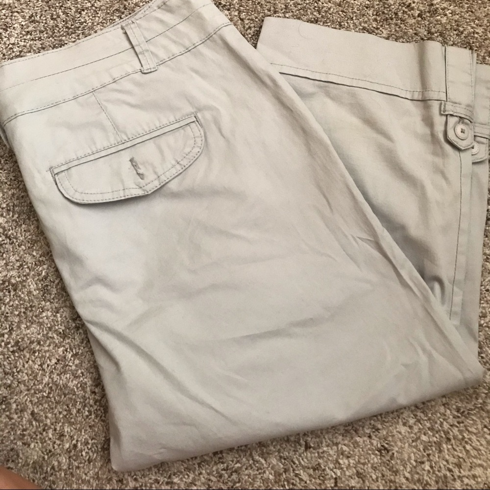 Capris - Picture 2 of 3